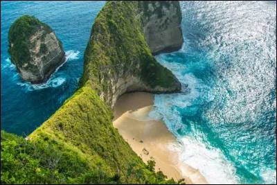 L'&icirc;le de Bali est situ&eacute;e aux Philippines. Vrai ou faux ?