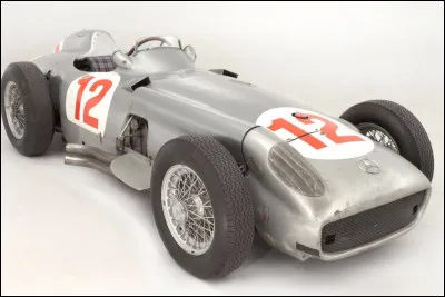 Stirling Moss a remport&eacute; au moins un championnat du monde des pilotes.