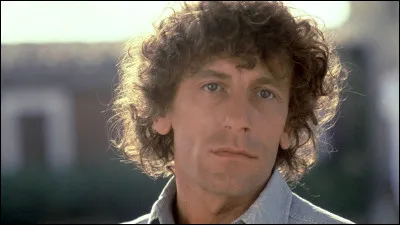 Dans quel pays est n&eacute; le chanteur Alain Souchon ?