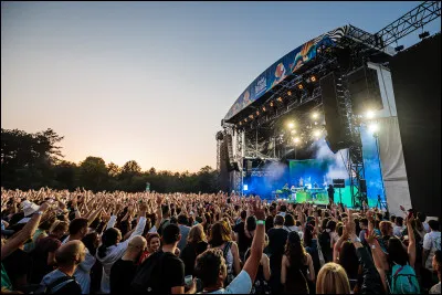 Les Ardentes sont un grand festival de musique qui a lieu chaque ann&eacute;e au d&eacute;but du mois de juillet &agrave; Li&egrave;ge, en Belgique. C'est le plus grand festival de hip-hop et de musiques urbaines du pays. En quelle ann&eacute;e s'est d&eacute;roul&eacute;e la premi&egrave;re &eacute;dition ?