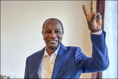 De quel pays africain Alpha Cond&eacute; a-t-il &eacute;t&eacute; le pr&eacute;sident ?
