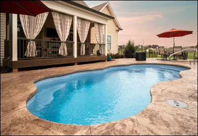 Que peut-on organiser pour profiter d'une journ&eacute;e chaude avec plusieurs amis autour d'une piscine ?