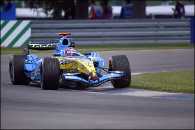 Renault a r&eacute;alis&eacute; le doubl&eacute; titre pilotes et titre constructeurs en 2005.