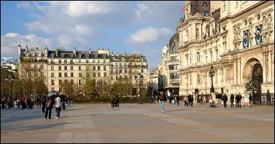 De quelle place parisienne, la place de Gr&egrave;ve est-elle l'ancien nom ?