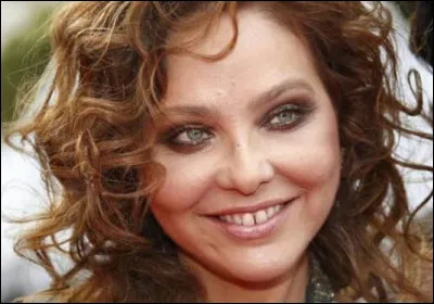 Qui est cette actrice italienne qui joue le premier r&ocirc;le f&eacute;minin dans le film ''Oscar'' r&eacute;alis&eacute; par ''John Landis'' en 1991 ?