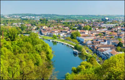 Quel est le plus long fleuve du monde, qui traverse une immense for&ecirc;t tropicale en Am&eacute;rique du Sud ?