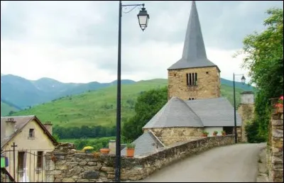 Petit village de 28 habitants, dans l'arrondissement de Saint-Gaudens, Cathervielle se situe dans le d&eacute;partement ...