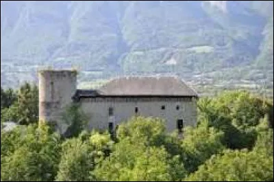 Voici le ch&acirc;teau de Saint-H&eacute;l&egrave;ne-sur-Is&egrave;re. Commune de l'arrondissement d'Albertville, elle se situe dans le d&eacute;partement ...