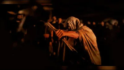 Pour mettre fin aux pr&eacute;tentions des hommes qui convoitent sa main, P&eacute;n&eacute;lope annonce une &eacute;preuve qui semble impossible &agrave; r&eacute;ussir. Elle promet d&rsquo;&eacute;pouser celui qui parviendra &agrave; accomplir cette t&acirc;che avec l&rsquo;arme d&rsquo;Ulysse. Quelle est cette &eacute;preuve ?