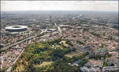 Quelle ville est surnomm&eacute;e la &laquo; Cit&eacute; des Rois &raquo; ?