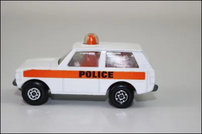 Quelle petite voiture miniature en m&eacute;tal, cr&eacute;&eacute;e en France en 1953, doit son nom au fait que ses premiers mod&egrave;les &eacute;taient vendus dans des bo&icirc;tes de la taille d'une bo&icirc;te d'allumettes ?