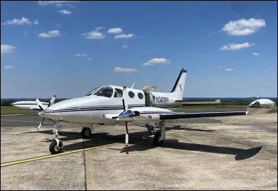 Quel constructeur a&eacute;ronautique propose des avions d'affaires portant notamment les noms Citation et Longitude ?