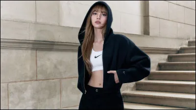 &Agrave; quelle(s) marque(s) de luxe pr&ecirc;te-t-elle son image lorsqu'elle &eacute;tait encore "trainee" ?