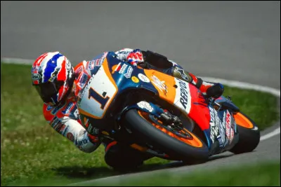 Mick Doohan a remport&eacute; cinq titres cons&eacute;cutifs en 500 cm&sup3;.