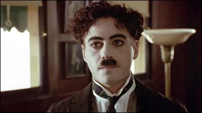 Robert Downey Jr. a aussi jou&eacute; le r&ocirc;le de Charlie Chaplin... dans quel film ?