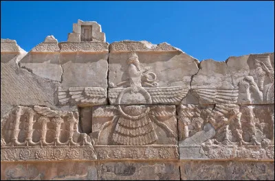 Mythologie perseDans la tradition zoroastrienne, quel dieu supr&ecirc;me repr&eacute;sente le principe du bien et de la sagesse ?