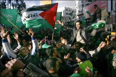 Le Hamas remporte face au Fatah les &eacute;lections dans les territoires palestiniens :