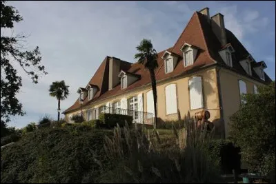 Notre balade d&eacute;marre aujourd'hui dans le B&eacute;arn, au ch&acirc;teau de Crouseilles. Nous sommes dans le d&eacute;partement ...