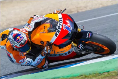 Casey Stoner a remport&eacute; son premier titre MotoGP avec Honda.