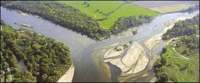 L'Allier est un affluent de la Loire.