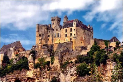 Quelle est cette majestueuse forteresse du XIIe si&egrave;cle ?