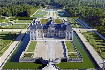 Quel est ce luxueux ch&acirc;teau pour l'&eacute;poque ?