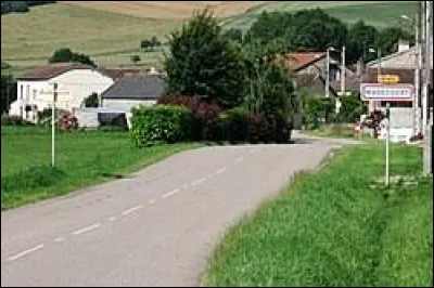 Nous sommes en Lorraine, &agrave; l'entr&eacute;e de Madecourt. Petit village de 52 habitants, dans l'aire d'attraction Mirecurtienne, il se situe dans le d&eacute;partement ...