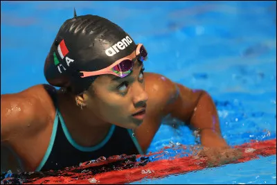 Sara Curtis est une nageuse consid&eacute;r&eacute;e comme l'une des plus grandes r&eacute;v&eacute;lations de la natation mondiale. Quelle est sa nationalit&eacute; ?