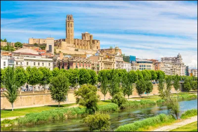 Quelle communaut&eacute; autonome espagnole a pour capitale la ville de Barcelone ?