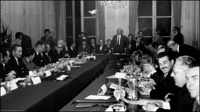 En quelle ann&eacute;e &Eacute;douard Balladur a-t-il pris part aux accords de Grenelle ?