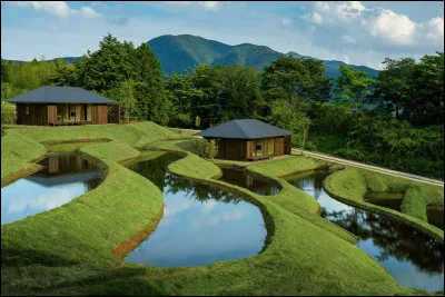 Quelle &icirc;le principale du Japon, la plus grande et la plus peupl&eacute;e de l'archipel, abrite les villes de Tokyo, Kyoto et Osaka ?