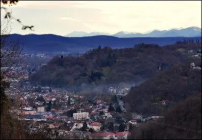 Dans quel d&eacute;partement la ville de Juran&ccedil;on se trouve-t-elle ?