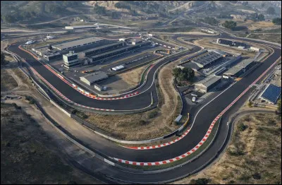 Quel lieu de GTA V a &eacute;t&eacute; transform&eacute; ici en circuit automobile ?