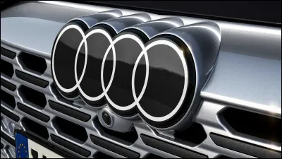 Quel constructeur automobile poss&egrave;de ce logo avec quatre anneaux ?