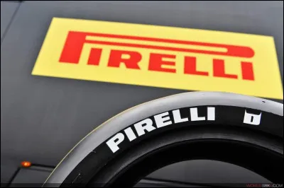 Les pneus Moto2 sont fournis par Pirelli.