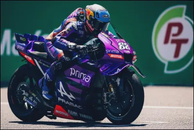 Un pilote class&eacute; 15e lors de la course principale marque 2 points.