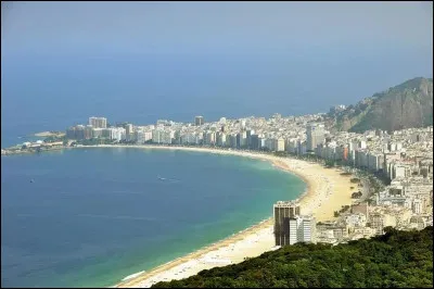 Quel est le nom de cette plage de Rio de Janeiro au Br&eacute;sil ?