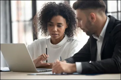 En classe, on vous jumelle pour un travail d&rsquo;&eacute;quipe. Comment se passe le travail ?