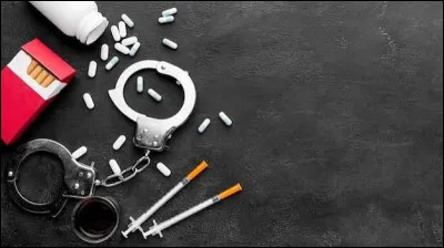 Quel psychotrope agit principalement en bloquant la recapture de dopamine, noradr&eacute;naline et s&eacute;rotonine ?