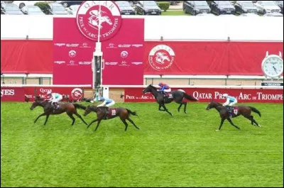 O&ugrave; se d&eacute;roule chaque premier dimanche d'octobre le Prix de l'Arc de Triomphe ?