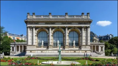 &Agrave; Paris, le palais Balliera abrite le mus&eacute;e de la Mode de la ville. Vrai ou faux ?
