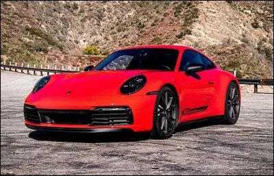 Voici encore une auto allemande dont le concept du moteur arri&egrave;re perdure. C'est une...