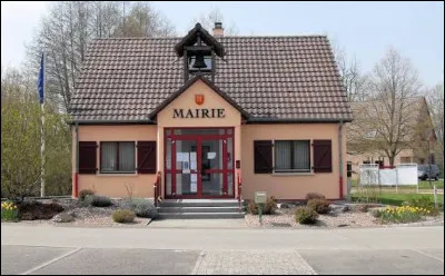 Village de l'arrondissement d'Altkirch, Schwoben se situe dans le d&eacute;partement ...