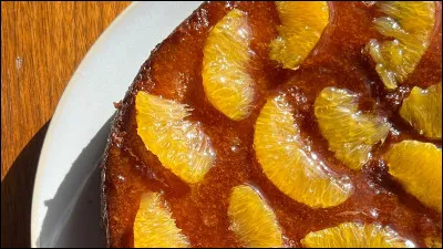 Comment s'appelle la partie blanche et spongieuse situ&eacute;e sous l'&eacute;corce du citron ?