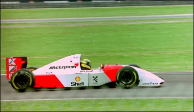 Prost a remport&eacute; le championnat du monde 1989 devant Senna.