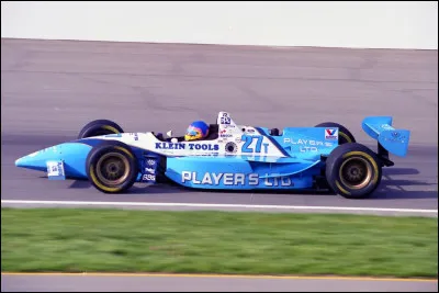 Les moteurs V10 ont &eacute;t&eacute; interdits en F1 d&egrave;s la fin de la saison 1995.