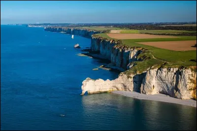 Quelle c&ocirc;te du littoral fran&ccedil;ais, longue de 130 km, constitue la quasi-totalit&eacute; du littoral de la Seine-Maritime ?