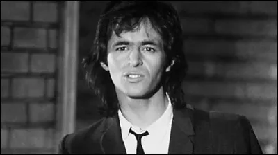 "Je marche encore" est une chanson de Jean-Jacques Goldman.