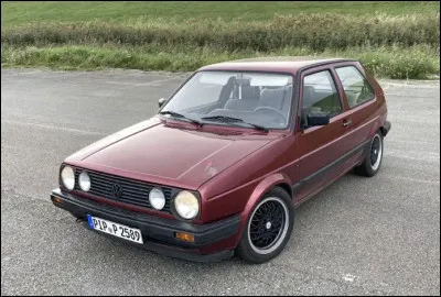 Quel constructeur automobile est &agrave; l'origine de ''La Golf'' ?