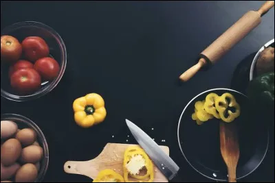 Dans la cuisine cor&eacute;enne, quel r&ocirc;le joue la fermentation dans des aliments comme le kimchi ?